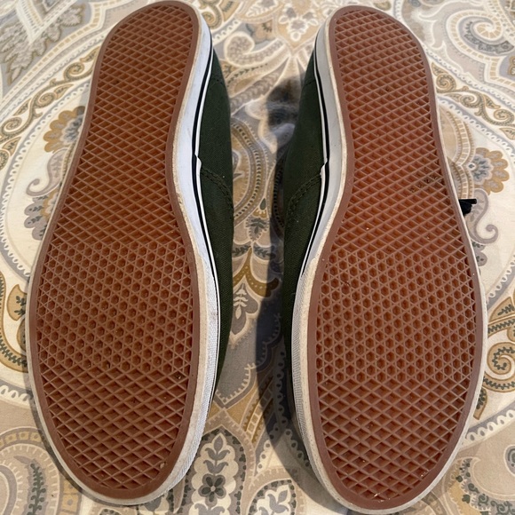 Gender Neutral like new- barely worn Vans - Picture 5 of 5